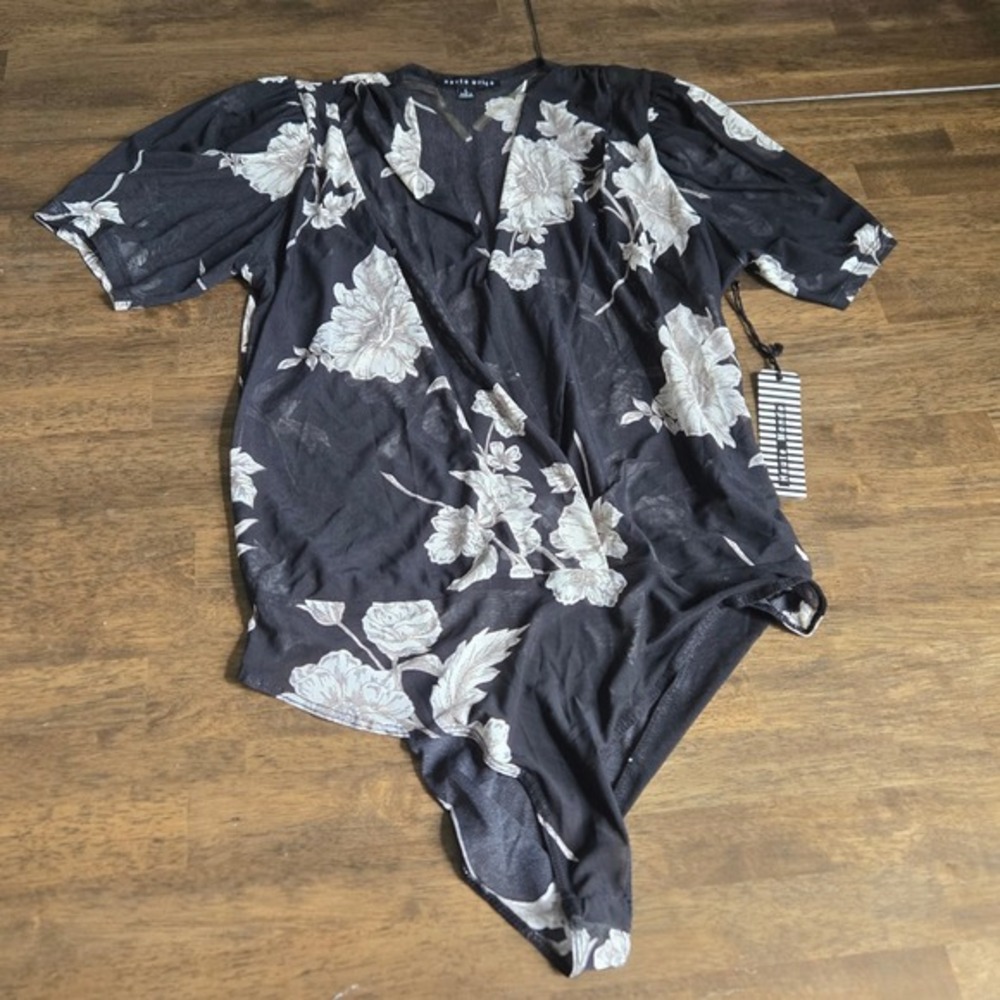 Haute Monde Womens Black Floral Sheer Mesh Wrap Bodysuit Large NWT